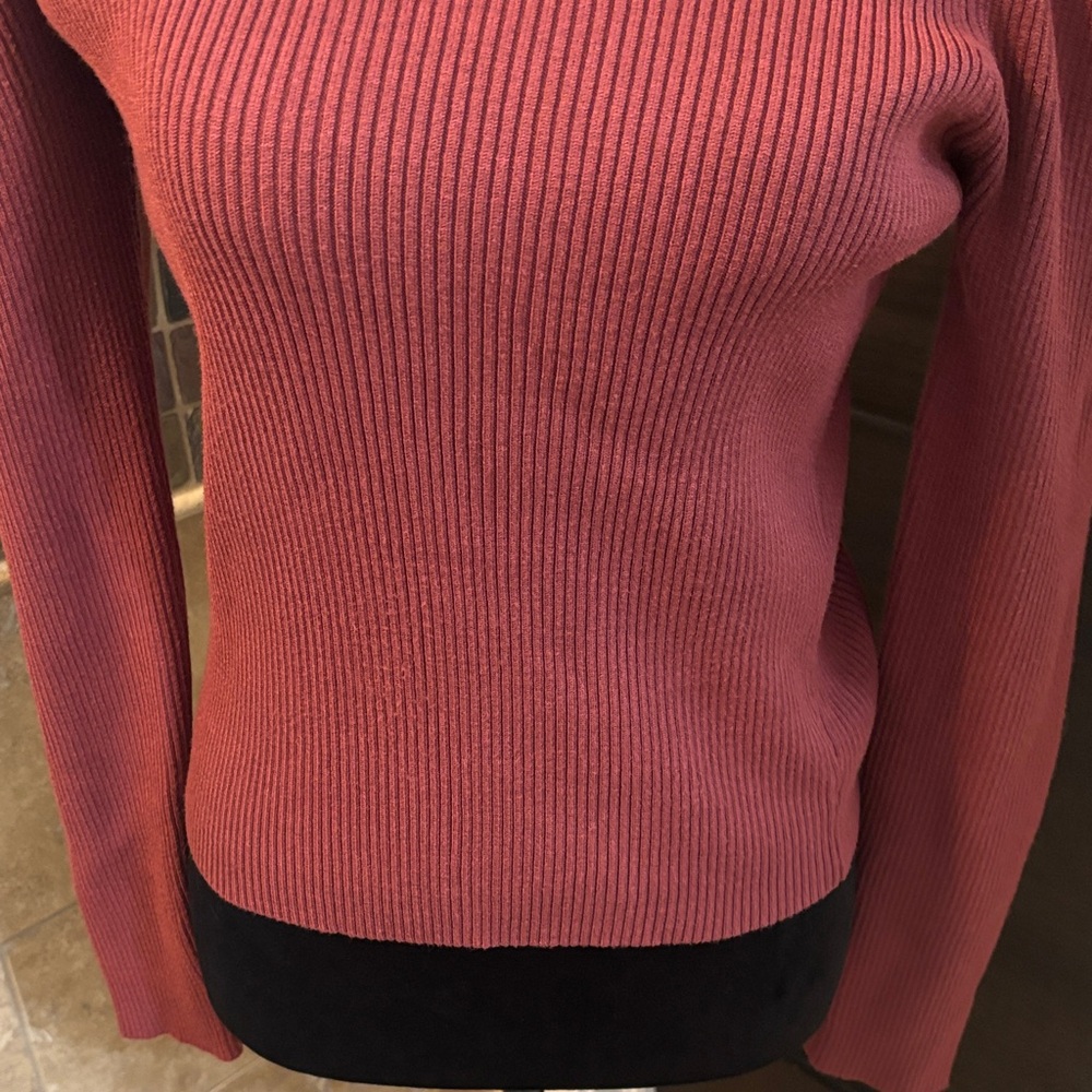 Lulu's Ribbed Mock Neck Sweater in Rosewood - Picture 3 of 4